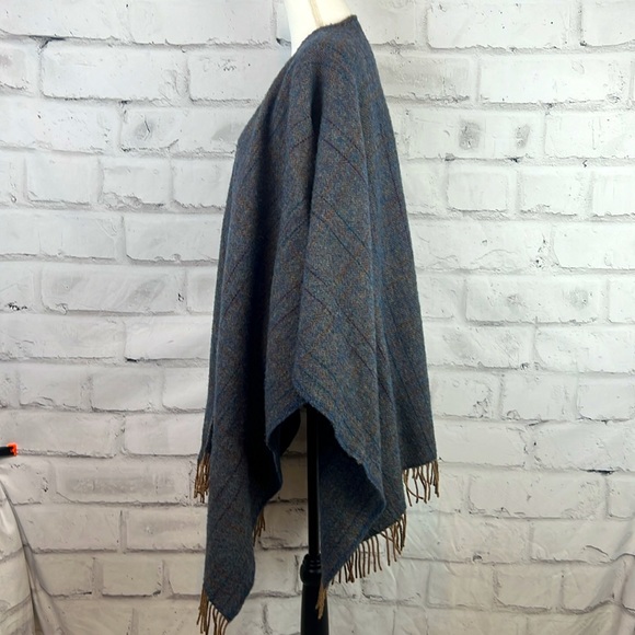 100% Lambswool Tweed Ruana Herringbone Woven Made in UK Blue/Multi - Picture 4 of 8